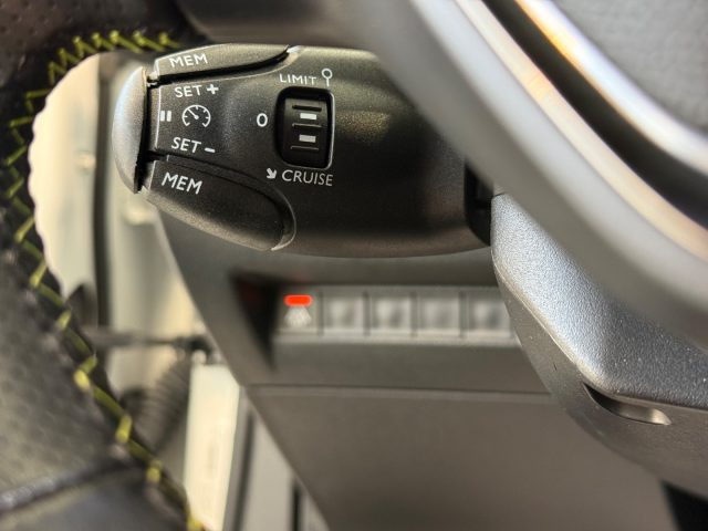 PEUGEOT 2008 usata 27