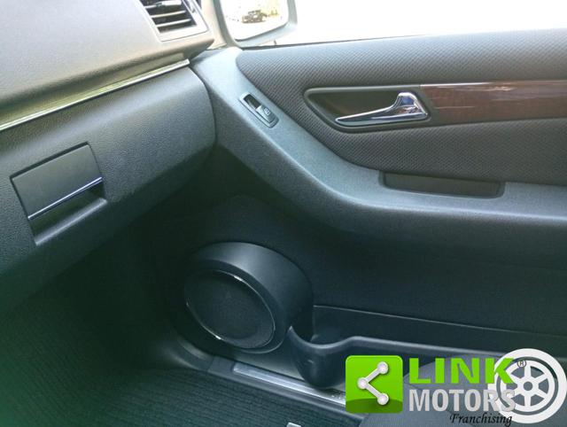 MERCEDES-BENZ B 180 usata, con Controllo trazione