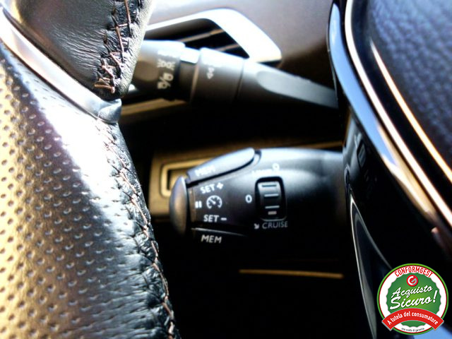 PEUGEOT 3008 usata, con Leve al volante
