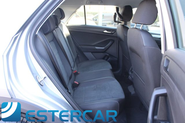 VOLKSWAGEN T-Roc usata, con USB