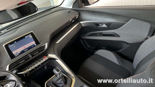 PEUGEOT 3008 usata, con Luci diurne LED