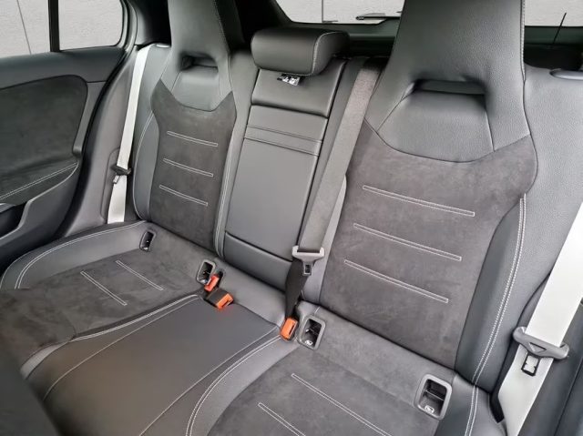 MERCEDES-BENZ A 180 usata, con Fendinebbia