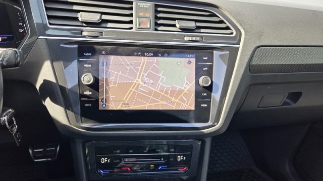 VOLKSWAGEN Tiguan usata, con Bracciolo