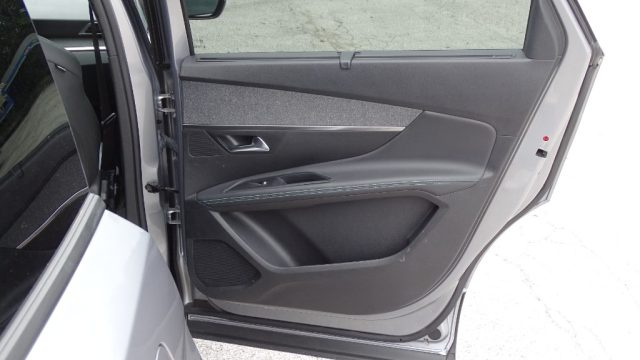 PEUGEOT 5008 usata 53