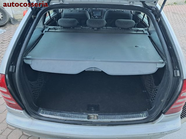 MERCEDES-BENZ C 220 usata, con Chiusura centralizzata