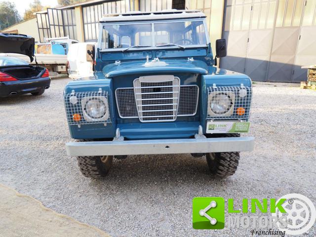 LAND ROVER Defender usata 1