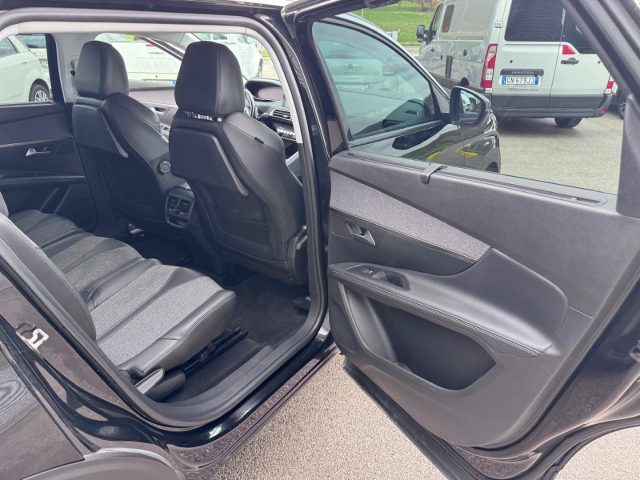 PEUGEOT 5008 usata, con Bluetooth
