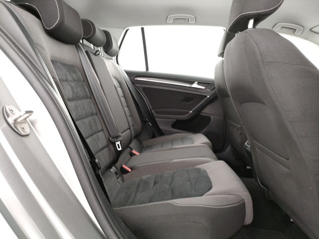 VOLKSWAGEN Golf usata, con Touch screen