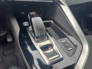 PEUGEOT 3008 usata, con Volante in pelle