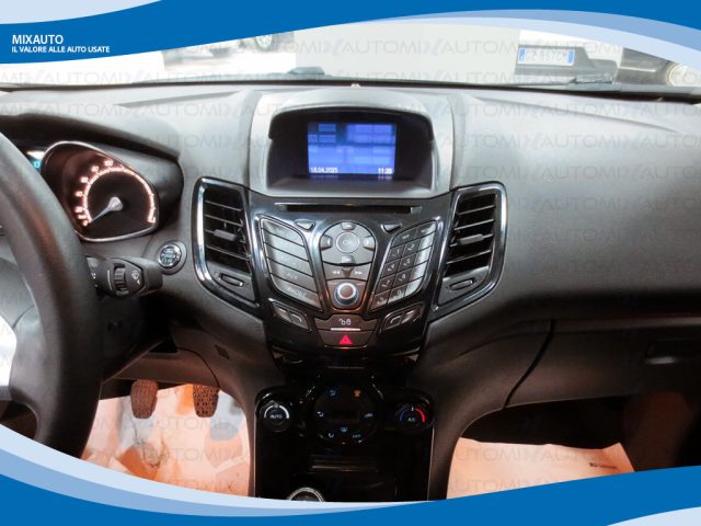 FORD Fiesta usata, con Autoradio