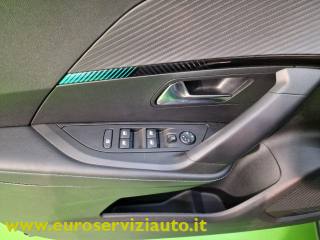 PEUGEOT 2008 usata, con Sensori di parcheggio posteriori