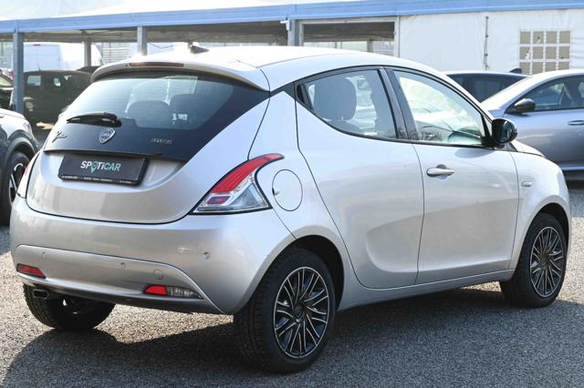 LANCIA Ypsilon usata, con Autoradio