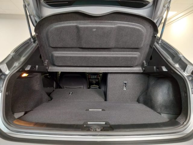 NISSAN Qashqai usata, con Fari LED