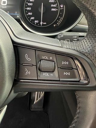 ALFA ROMEO Stelvio usata, con Specchietti laterali elettrici
