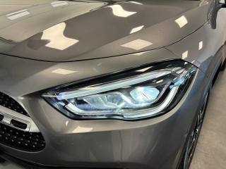 MERCEDES-BENZ GLA 180 usata, con Leve al volante