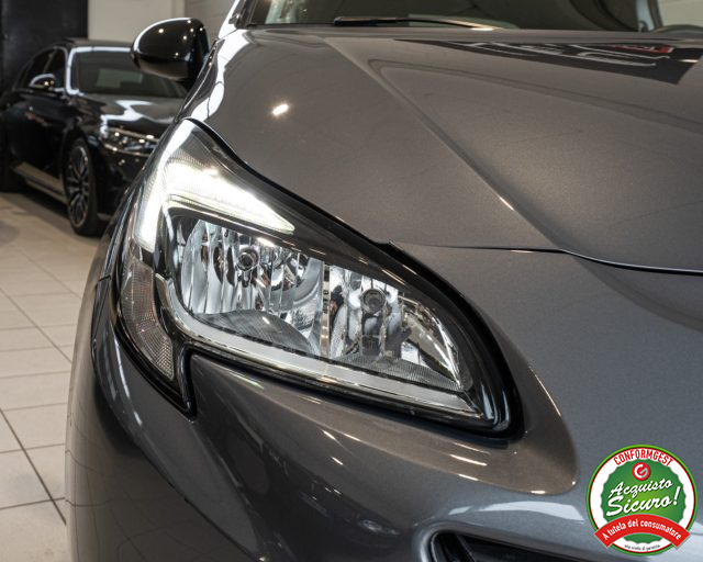 OPEL Corsa usata, con Autoradio