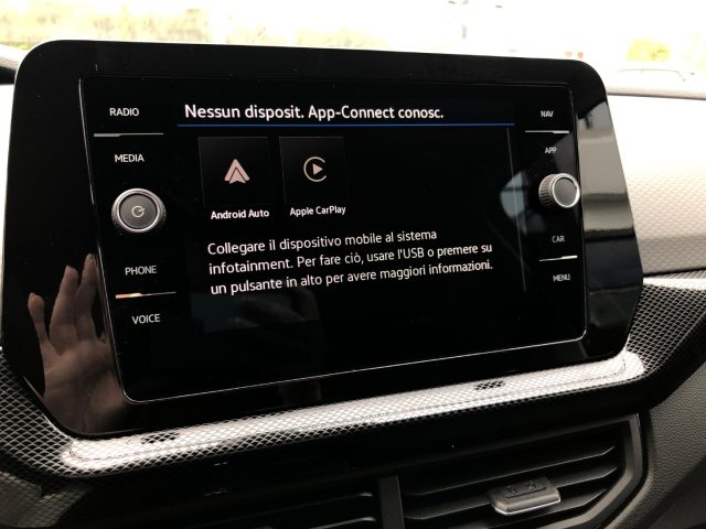 VOLKSWAGEN T-Cross usata, con USB