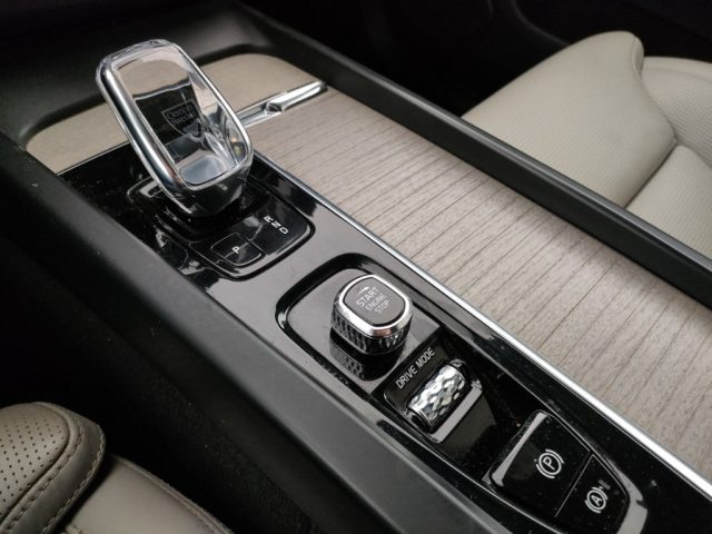 VOLVO XC60 usata, con Interni in pelle