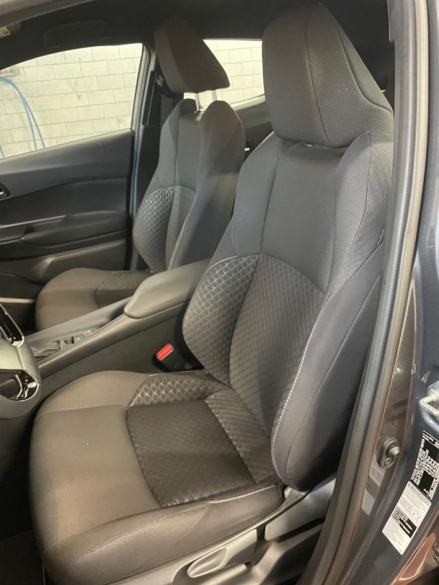 TOYOTA C-HR usata, con Autoradio digitale