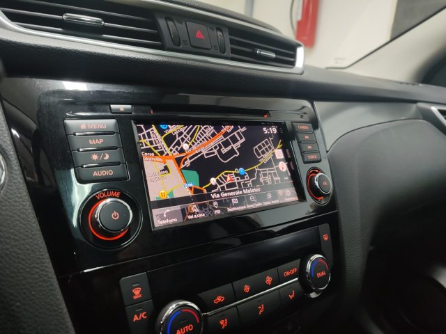 NISSAN Qashqai usata, con Fari LED