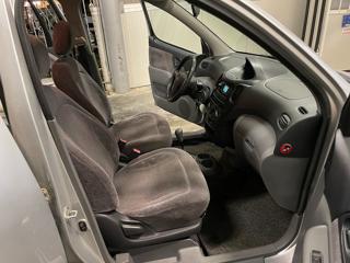 TOYOTA Yaris usata 16