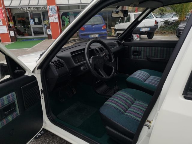PEUGEOT 205 usata 6