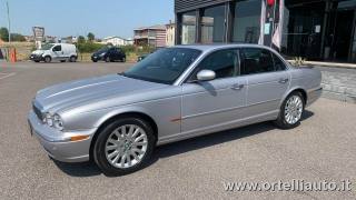 JAGUAR XJ usata, con Sensori di parcheggio posteriori