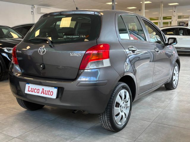 TOYOTA Yaris usata, con Alzacristalli elettrici