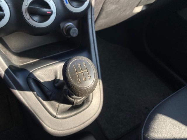 HYUNDAI i10 usata, con Airbag