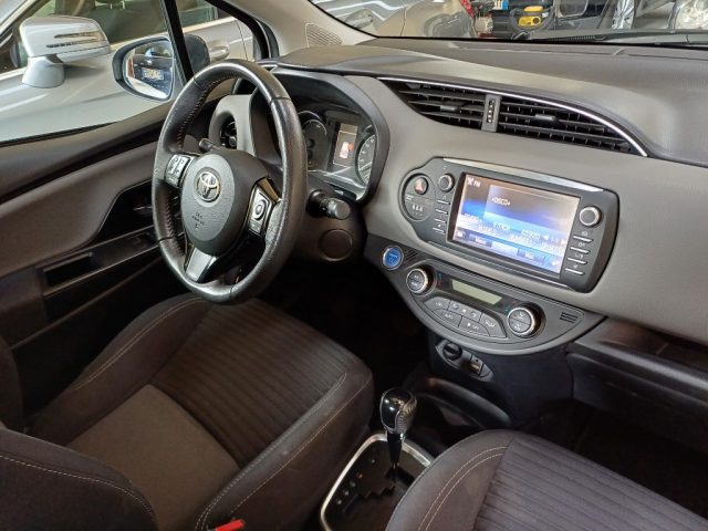 TOYOTA Yaris usata, con Fari Xenon