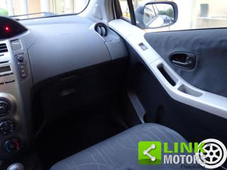 TOYOTA Yaris usata, con Servosterzo