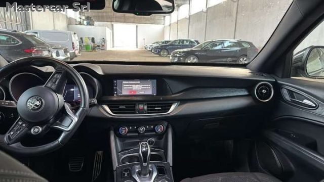 ALFA ROMEO Stelvio usata, con Alzacristalli elettrici