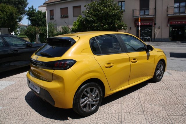 PEUGEOT 208 usata, con Autoradio