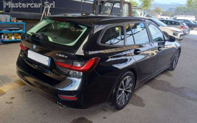 BMW 330 usata, con Alzacristalli elettrici