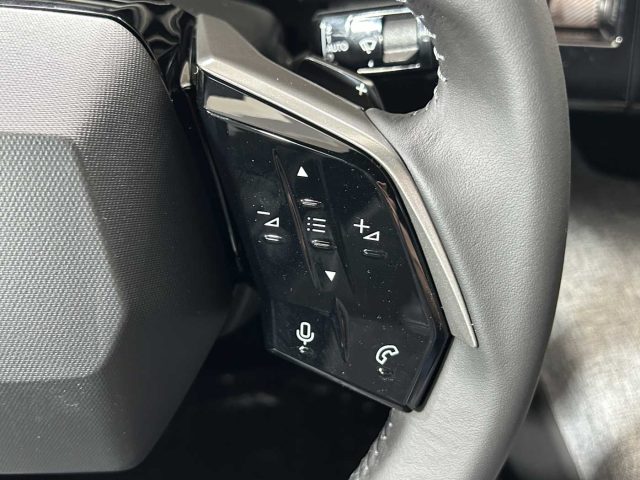 PEUGEOT 5008 usata 27