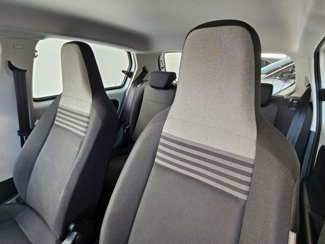 VOLKSWAGEN up! usata, con Controllo automatico clima