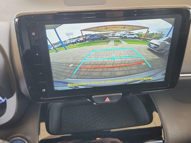 TOYOTA Yaris Cross usata, con Autoradio digitale