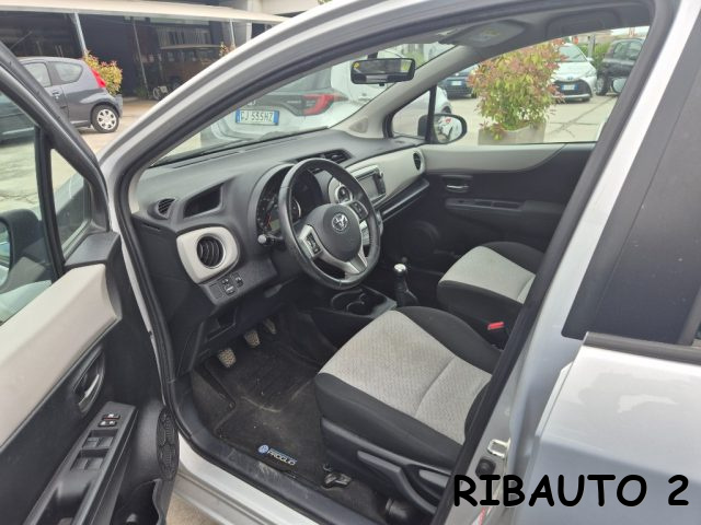 TOYOTA Yaris usata, con Cerchi in lega