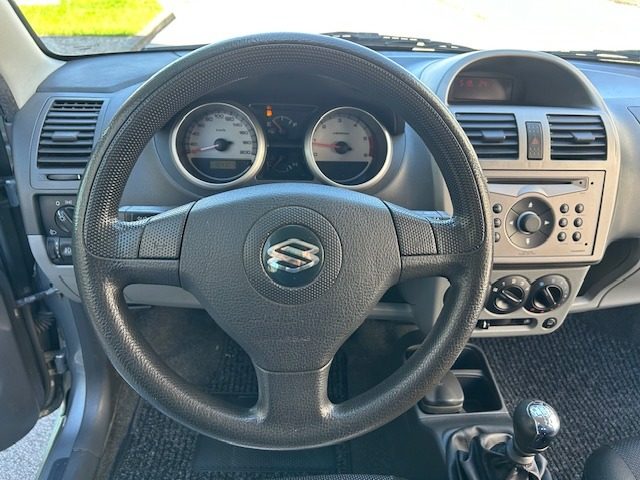 SUZUKI Ignis usata, con Boardcomputer