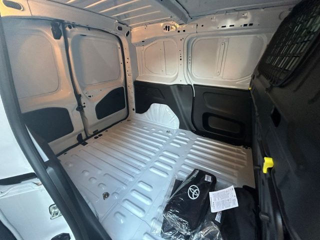 TOYOTA Proace City usata, con Bracciolo