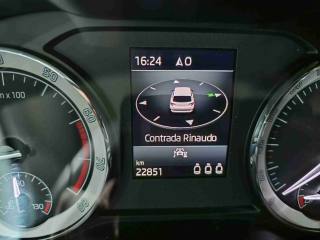SKODA Karoq usata, con Bracciolo