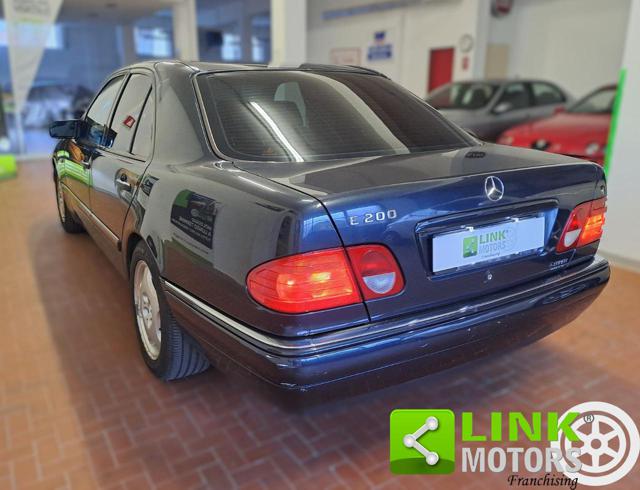 MERCEDES-BENZ E 200 usata, con Interni in pelle