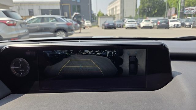 LEXUS UX 250h usata, con Luci diurne LED
