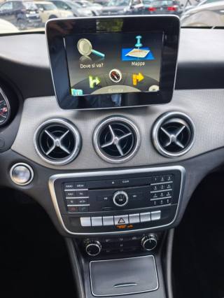 MERCEDES-BENZ CLA 200 usata, con Controllo automatico clima