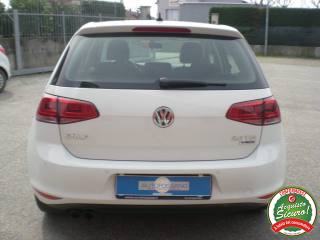 VOLKSWAGEN Golf usata, con Autoradio