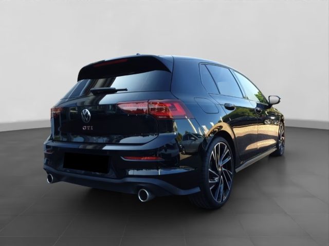 VOLKSWAGEN Golf usata, con Airbag