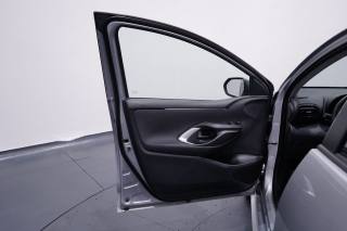 TOYOTA Yaris usata, con ESP