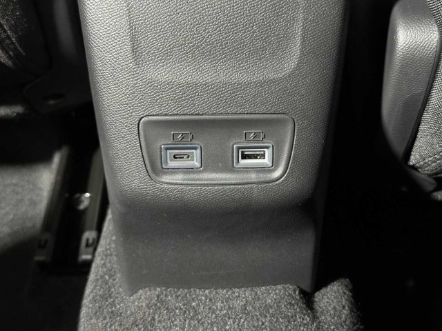 PEUGEOT 2008 usata 29