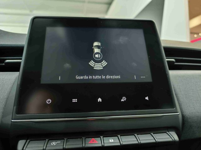 RENAULT Clio usata, con Autoradio digitale