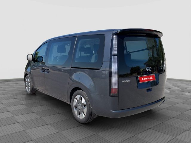 HYUNDAI Staria usata 2